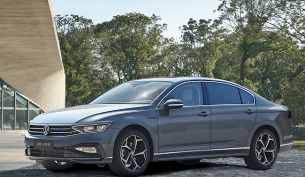 炒股配资官网网址 大众迈腾高速上自动降速 变速箱进入紧急运行模式！车主质疑是通病